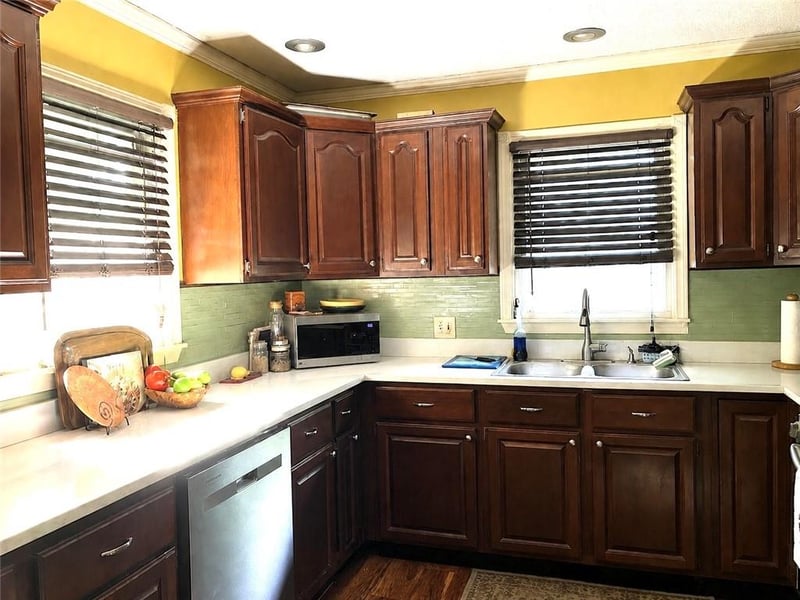 1212 Lake Rd, Liberty, MO 64068