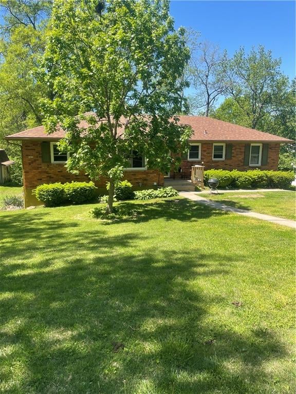 1212 Lake Rd, Liberty, MO 64068