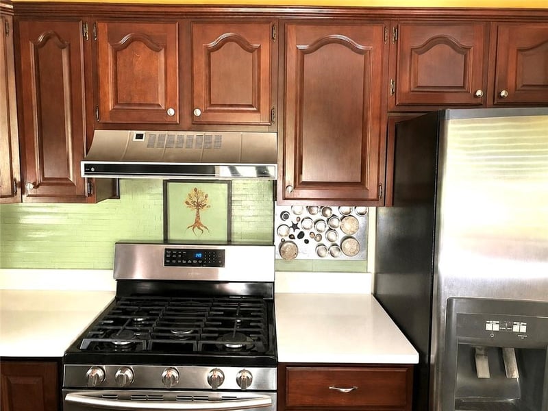 1212 Lake Rd, Liberty, MO 64068