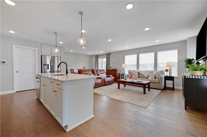3807 Walsh Dr, Lee's Summit, MO 64082