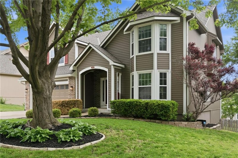7511 N Palmer Ave, Kansas City, MO 64158