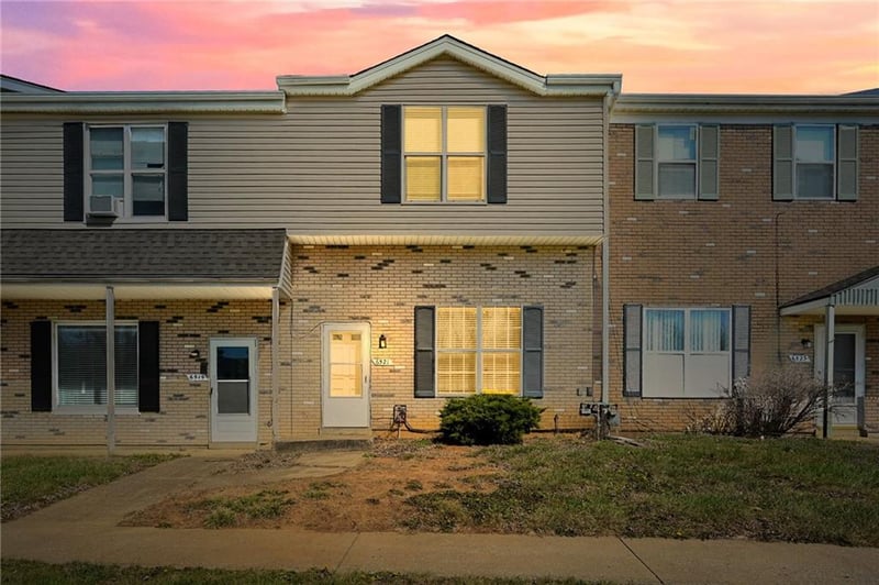 6521 128th St, Grandview, MO 64030