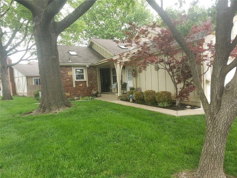 7270 Mastin St, Merriam, KS 66203