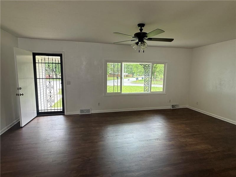 902 1st St, Coffeyville, KS 67337