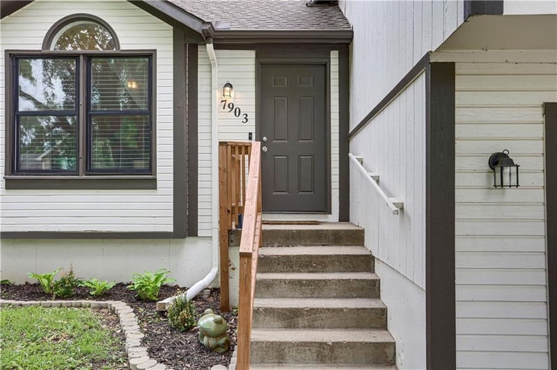 7903 Spring Valley Rd, Belton, MO 64012