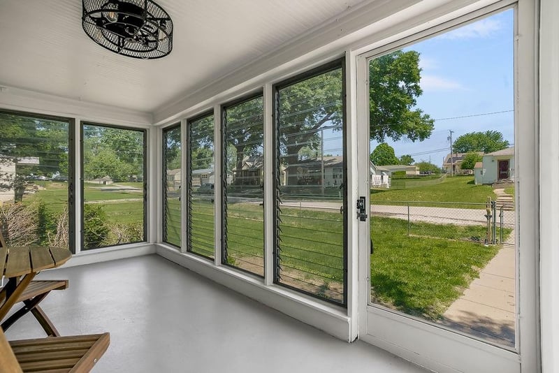5002 Chelsea Ave, Kansas City, MO 64119