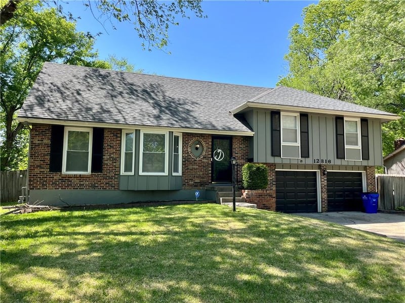 12816 Byars Rd, Grandview, MO 64030