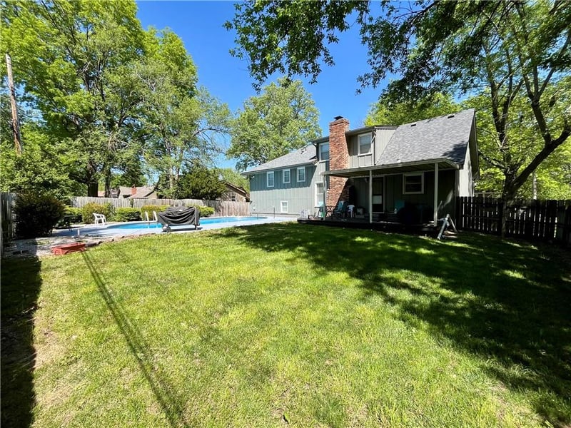 12816 Byars Rd, Grandview, MO 64030