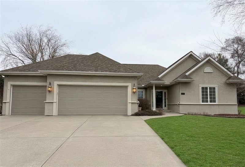 2004 82nd Ct, Kansas City, MO 64151