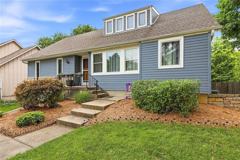 10283 Haskins St, Lenexa, KS 66215