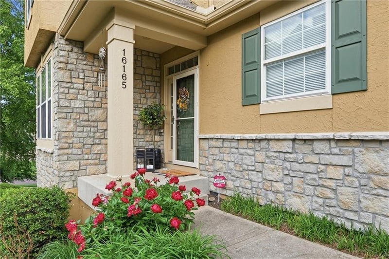 16165 Linden St, Overland Park, KS 66085