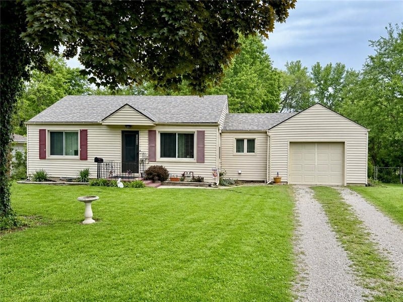 11004 78th St, Raytown, MO 64138