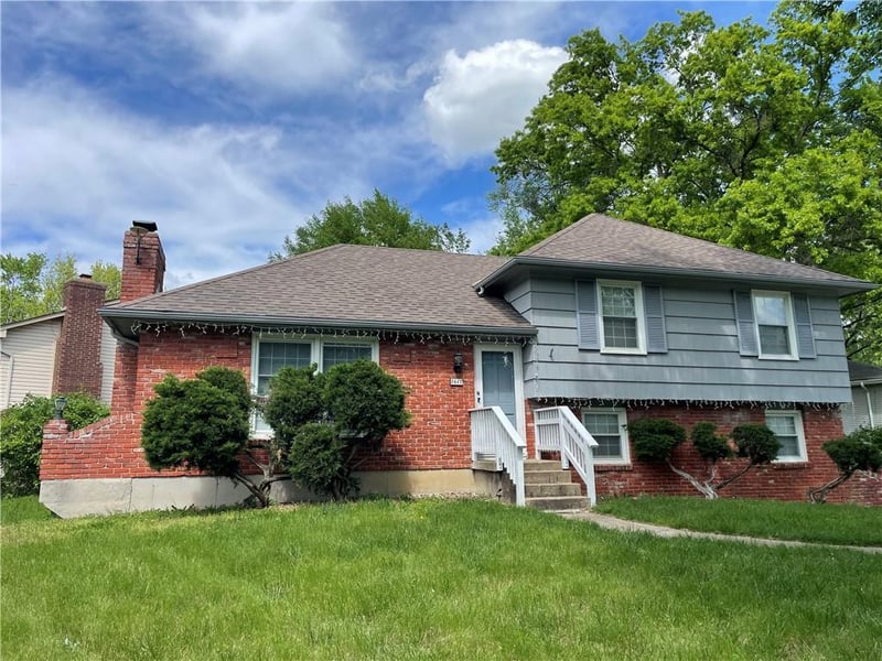 7617 Milrey Dr, Kansas City, MO 64152