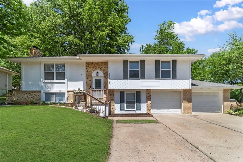 19212 E 15th St N, Independence, MO 64056