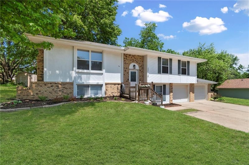 19212 E 15th St N, Independence, MO 64056