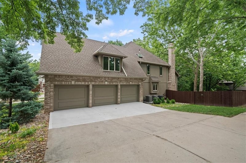 5405 NW 62nd St, Kansas City, MO 64151