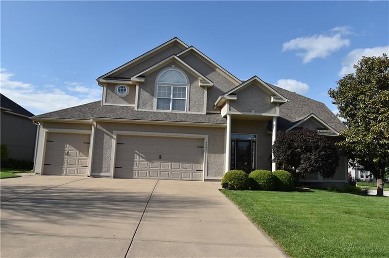 2500 Kristin Dr, Lee's Summit, MO 64082