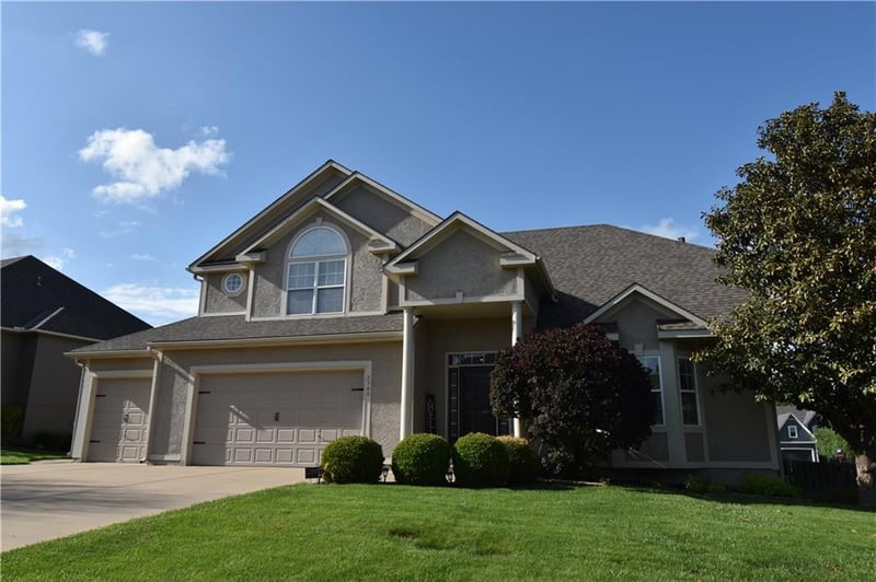 2500 Kristin Dr, Lee's Summit, MO 64082
