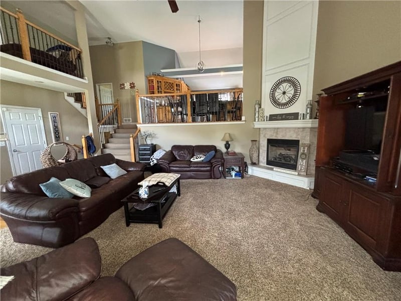 2500 Kristin Dr, Lee's Summit, MO 64082