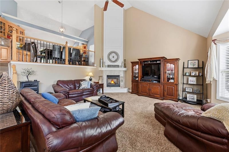 2500 Kristin Dr, Lee's Summit, MO 64082