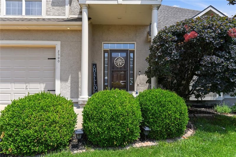 2500 Kristin Dr, Lee's Summit, MO 64082