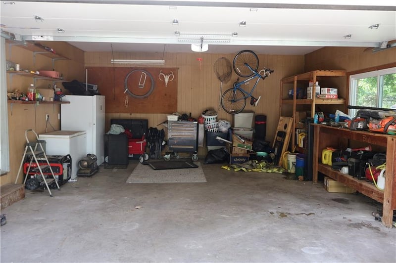 281 200th Rd, Centerview, MO 64019