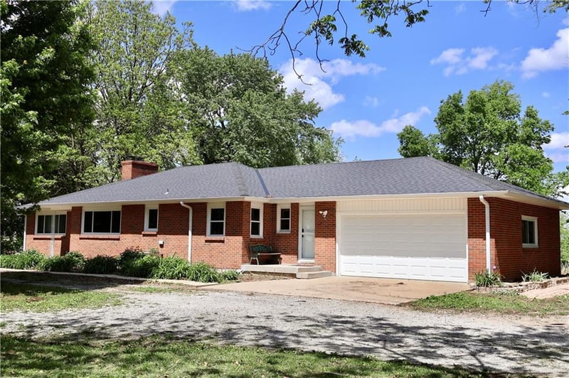 281 200th Rd, Centerview, MO 64019