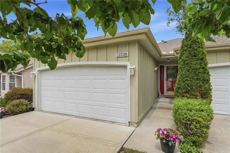 12338 W 105th Ter, Overland Park, KS 66215