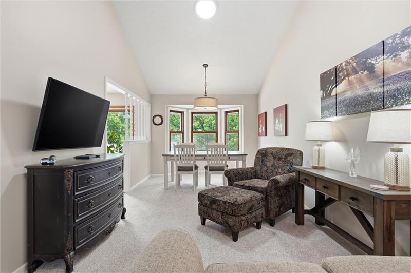 12338 W 105th Ter, Overland Park, KS 66215