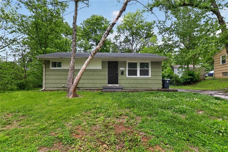 7608 E 48th Ter, Kansas City, MO 64129