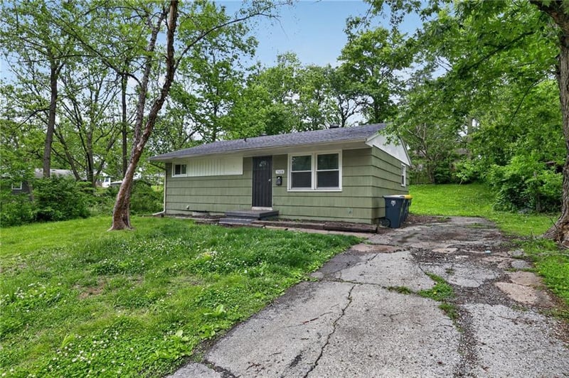 7608 E 48th Ter, Kansas City, MO 64129