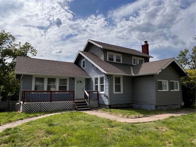 4144 Winn Rd, Kansas City, MO 64117