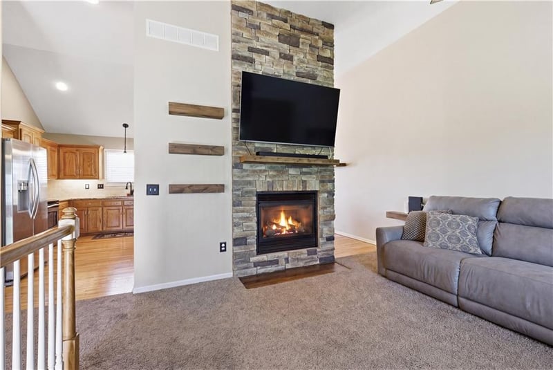 1131 12th St, Louisburg, KS 66053