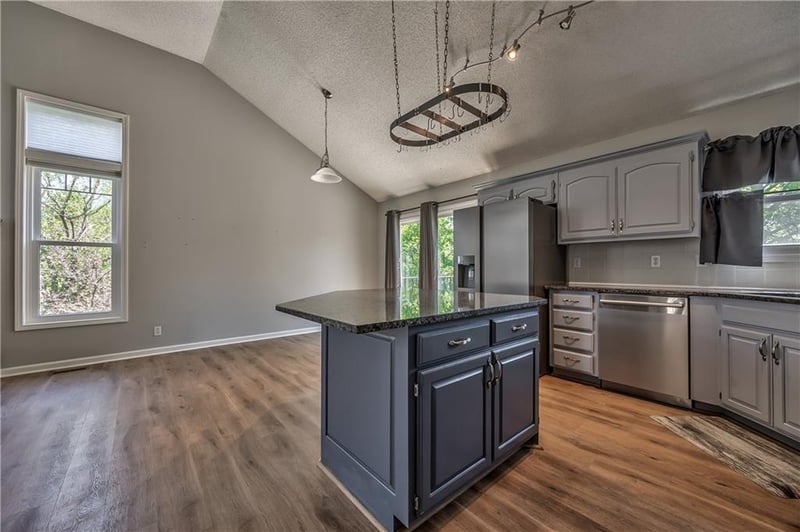 16249 156th Ter, Olathe, KS 66062