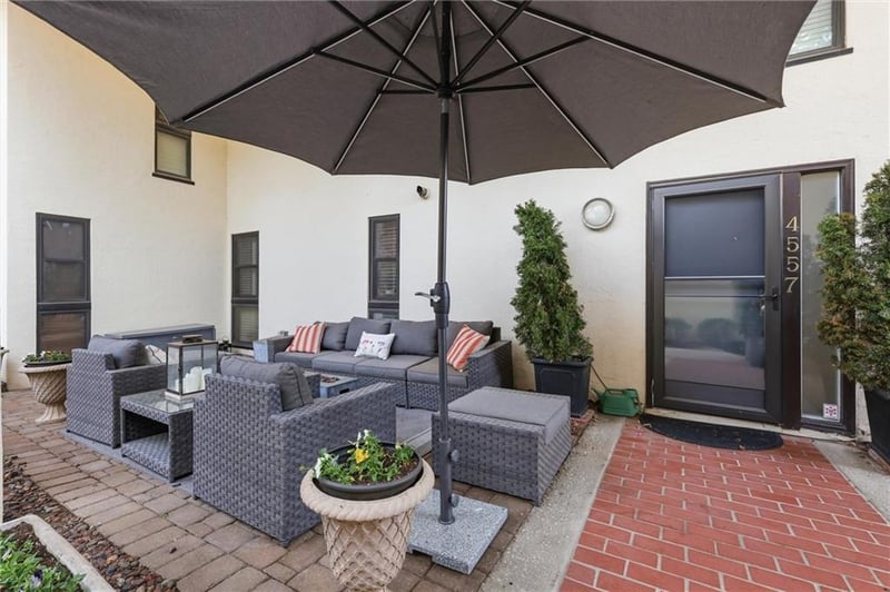 4557 Walnut St, Kansas City, MO 64111