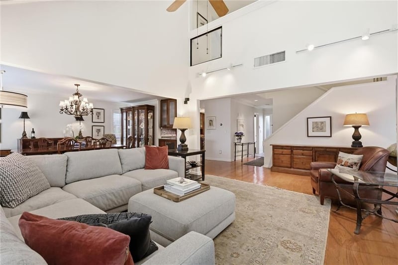 4557 Walnut St, Kansas City, MO 64111