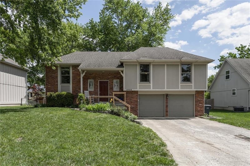 14005 Cottonwood Dr, Olathe, KS 66062