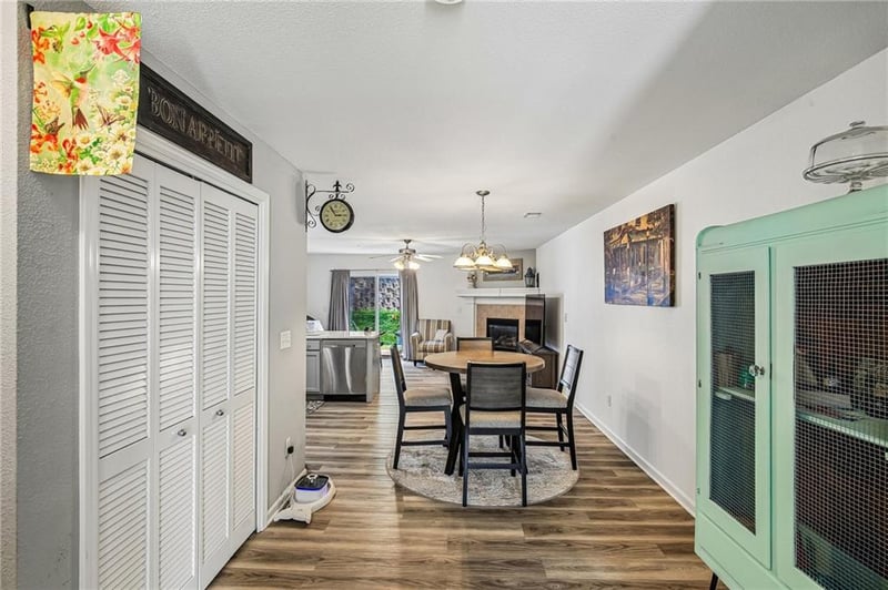 9523 Main St, Kansas City, MO 64155