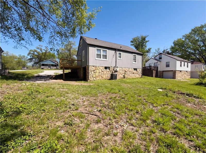 5525 Yecker Ave, Kansas City, KS 66104