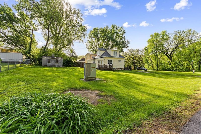 2005 Douglas St, St Joseph, MO 64505