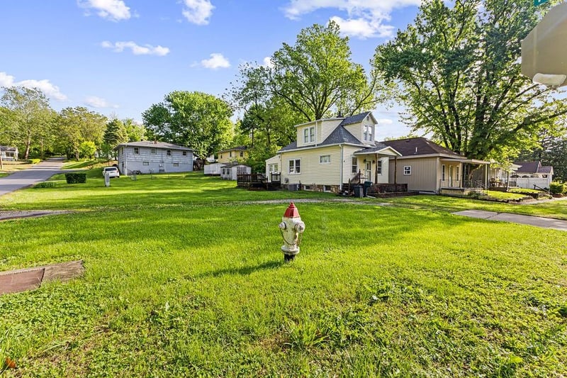2005 Douglas St, St Joseph, MO 64505