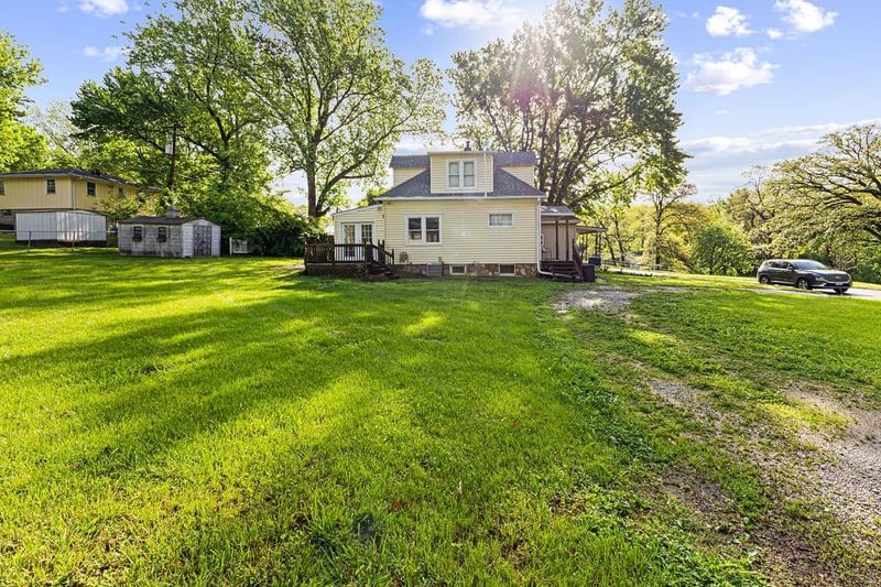 2005 Douglas St, St Joseph, MO 64505