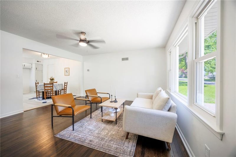 8118 Mackey St, Overland Park, KS 66204