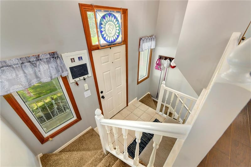 1204 Hunters Rd, Blue Springs, MO 64014