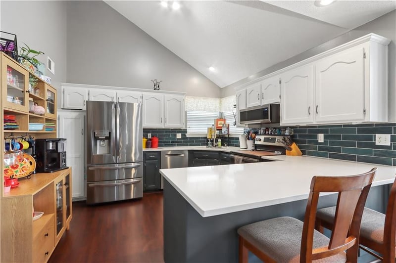 2518 Kimbrough Ct, Lee's Summit, MO 64063