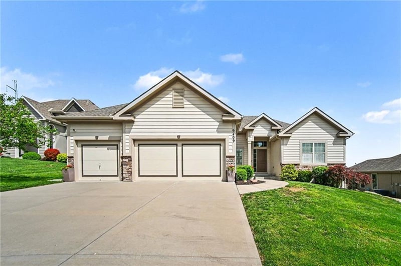 9409 Wayne Ct, Kansas City, MO 64155