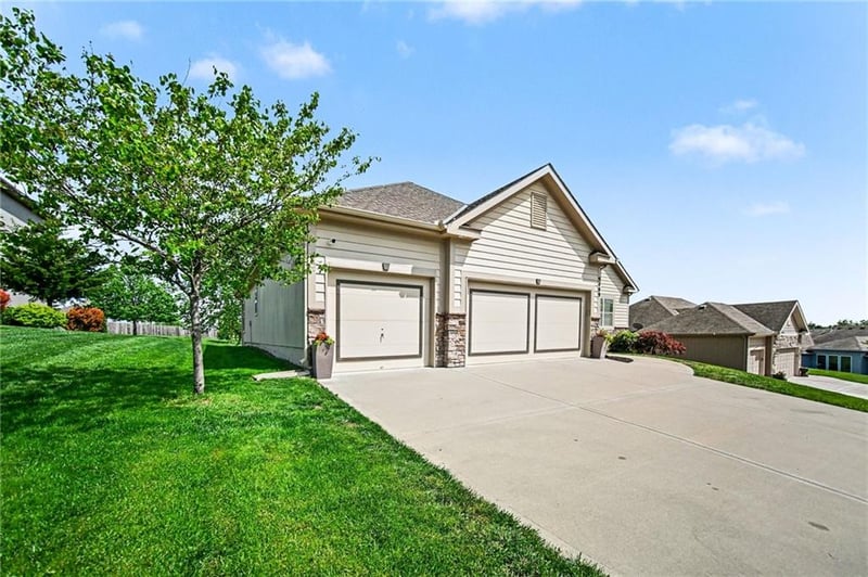 9409 Wayne Ct, Kansas City, MO 64155