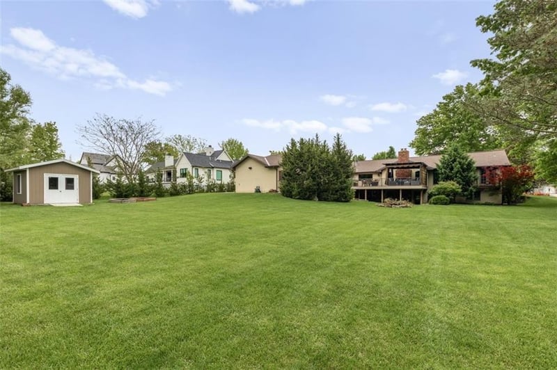 3908 140th Dr, Leawood, KS 66224