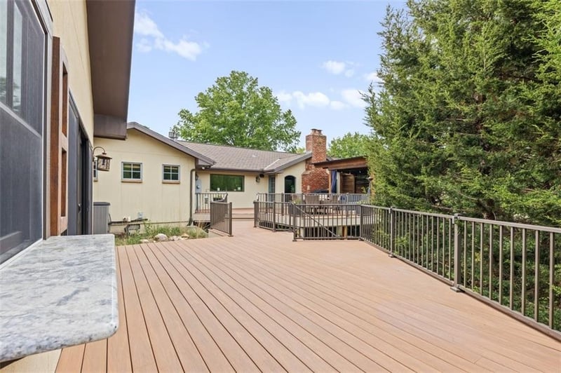 3908 140th Dr, Leawood, KS 66224