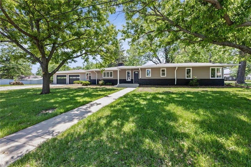 204 14th St, Ottawa, KS 66067